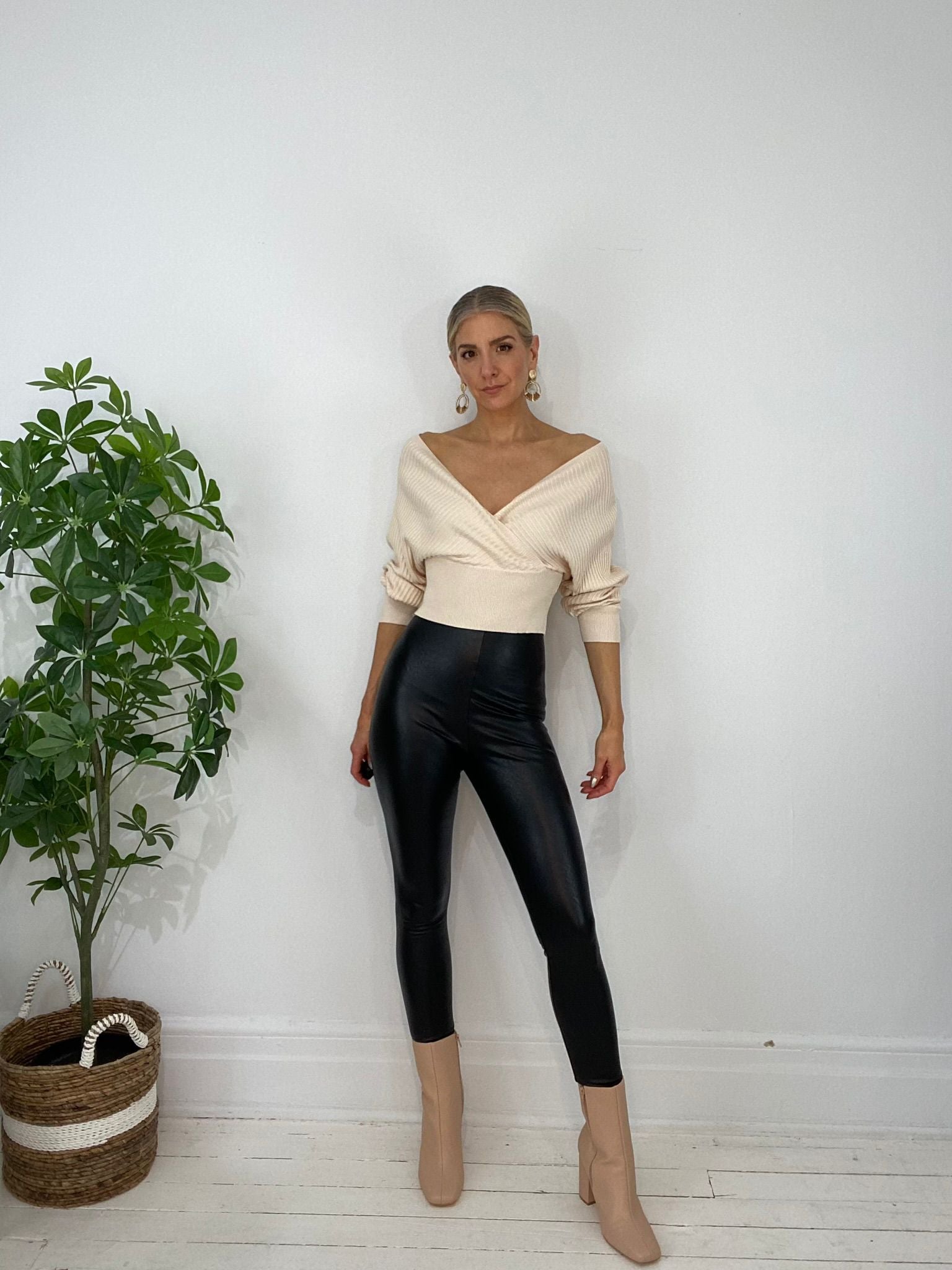 8230105 SWEATER