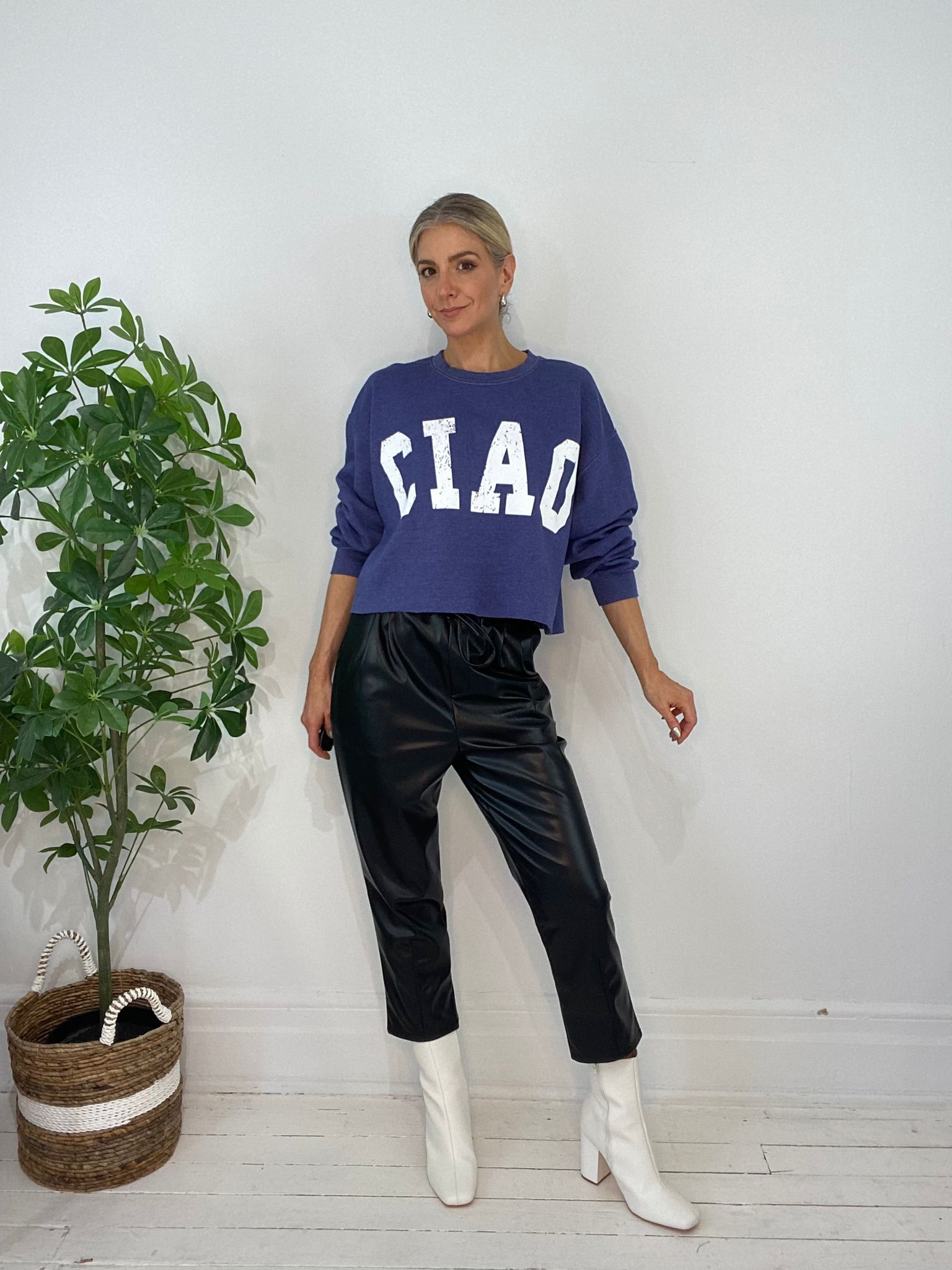8230238 SWEATER