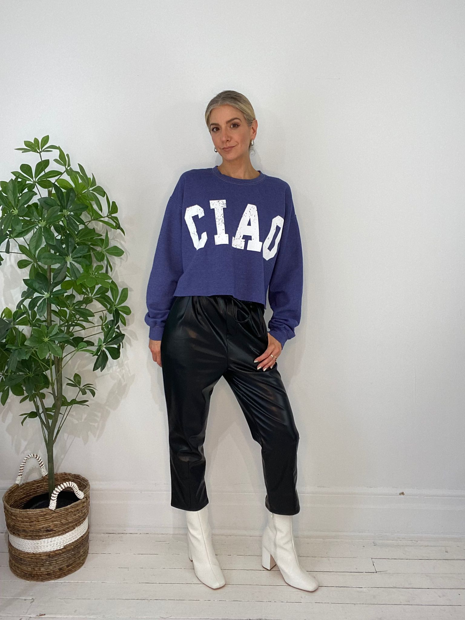 8230238 SWEATER