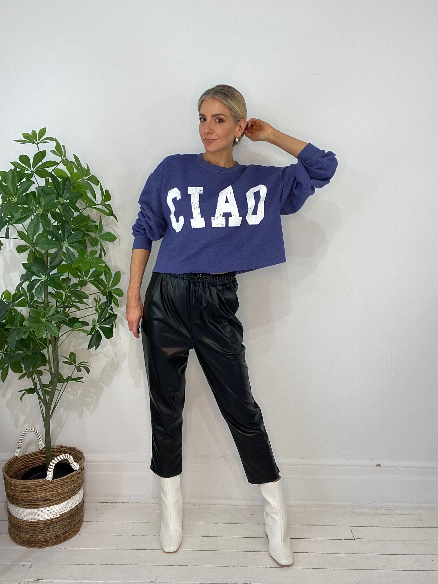 8230238 SWEATER