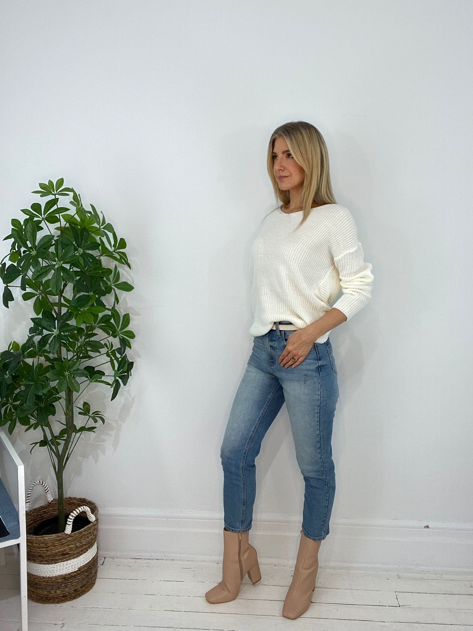 8230134 SWEATER