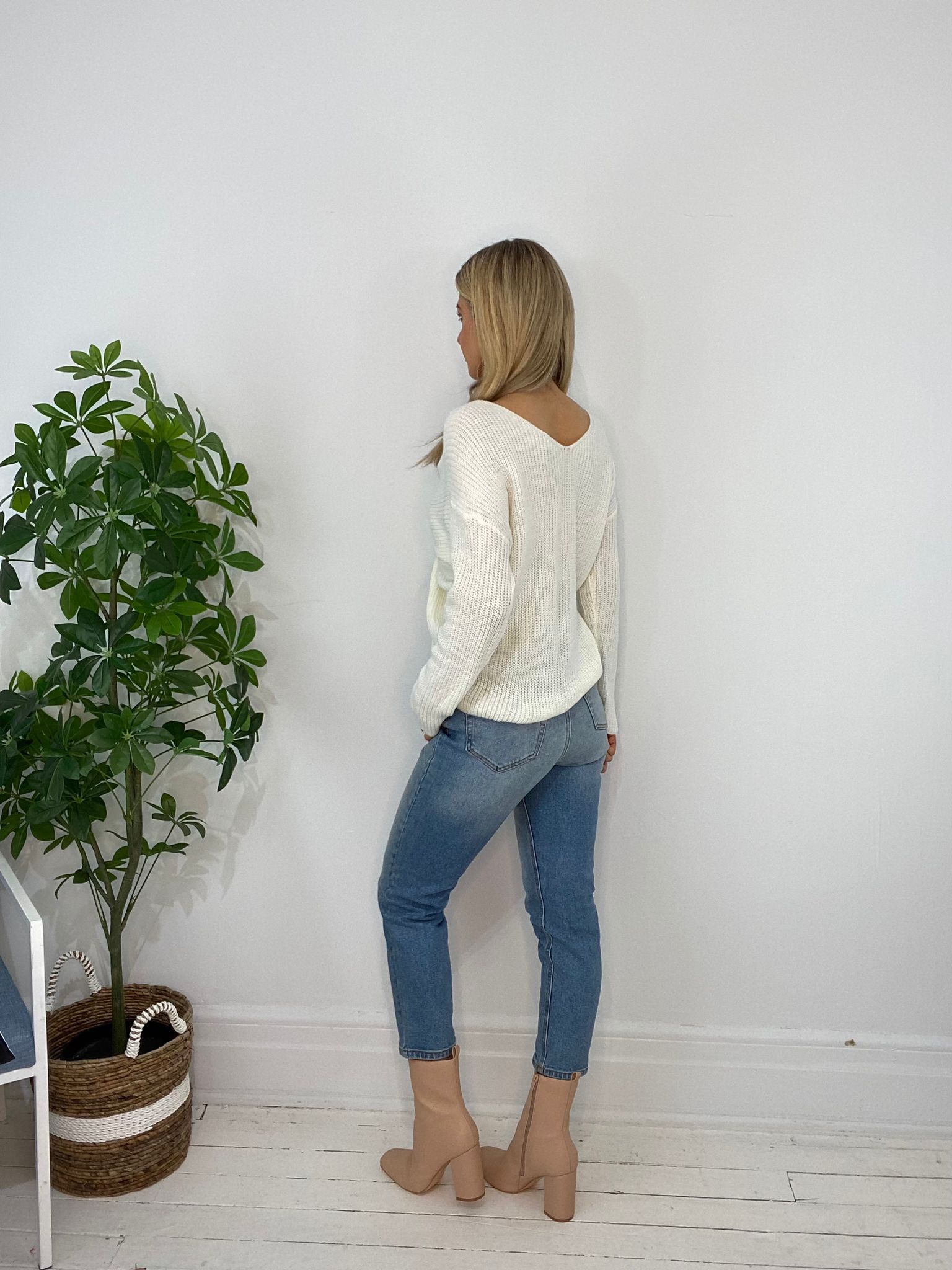 8230134 SWEATER