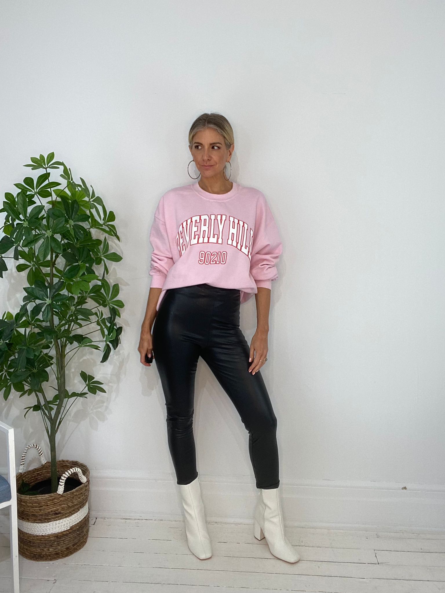 8230239 SWEATER