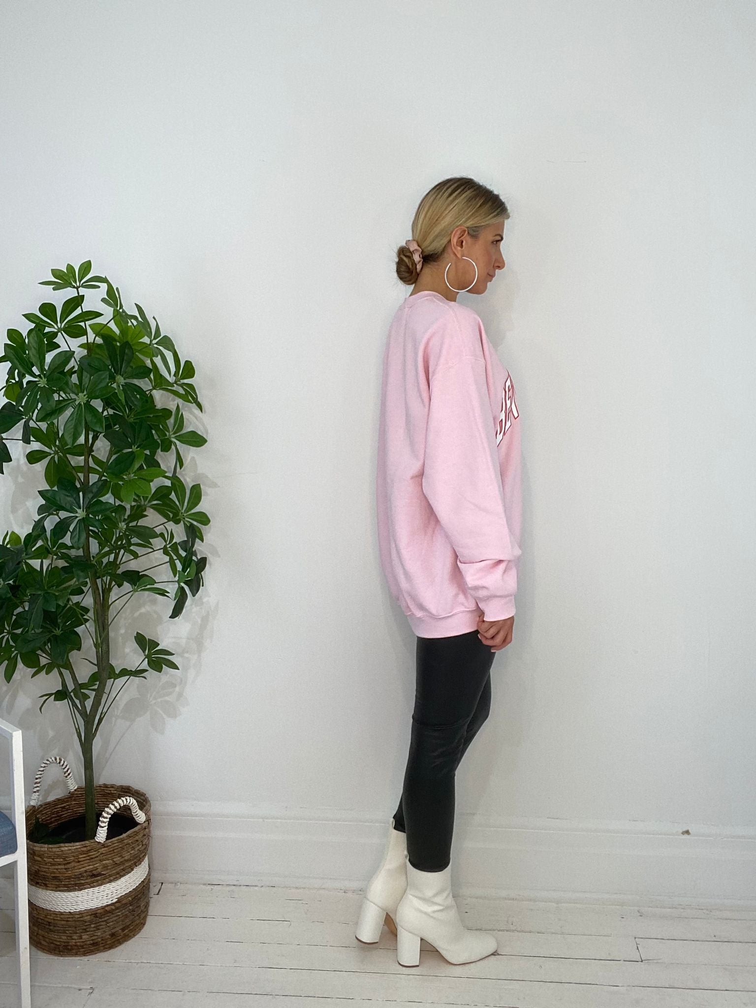 8230239 SWEATER