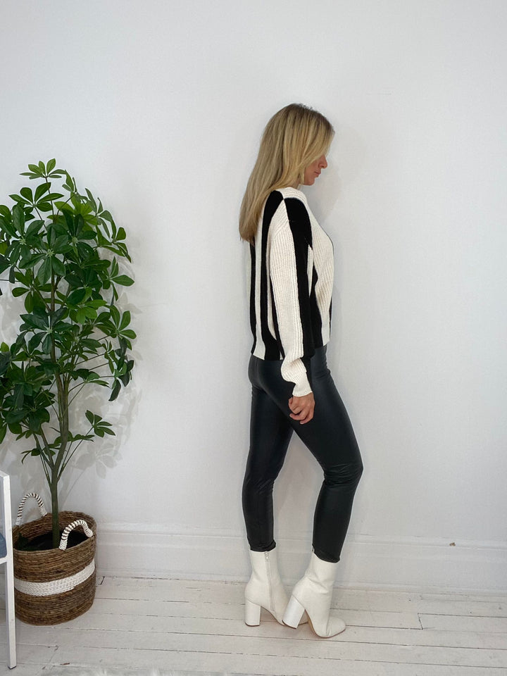8230062 SWEATER