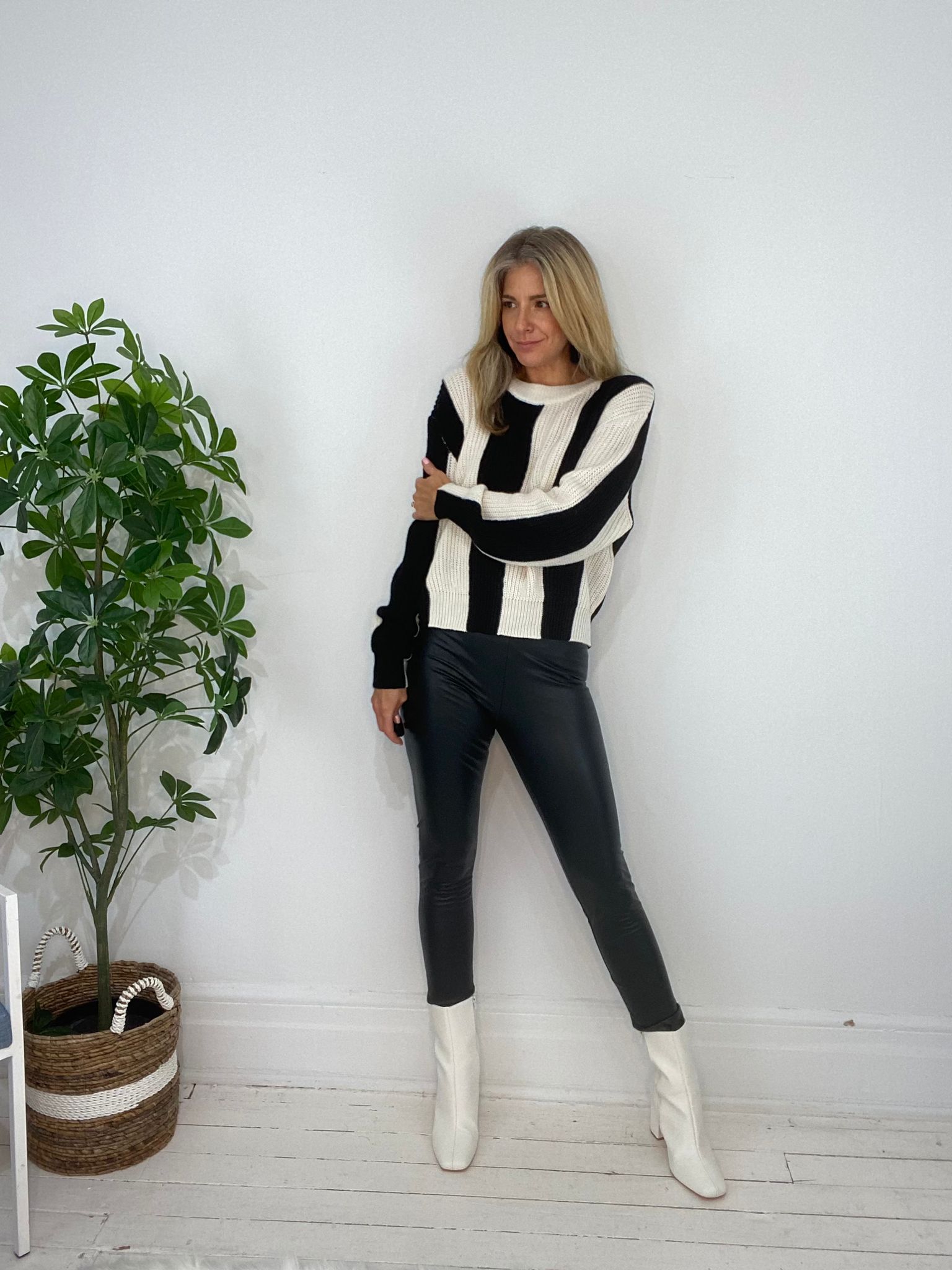 8230062 SWEATER
