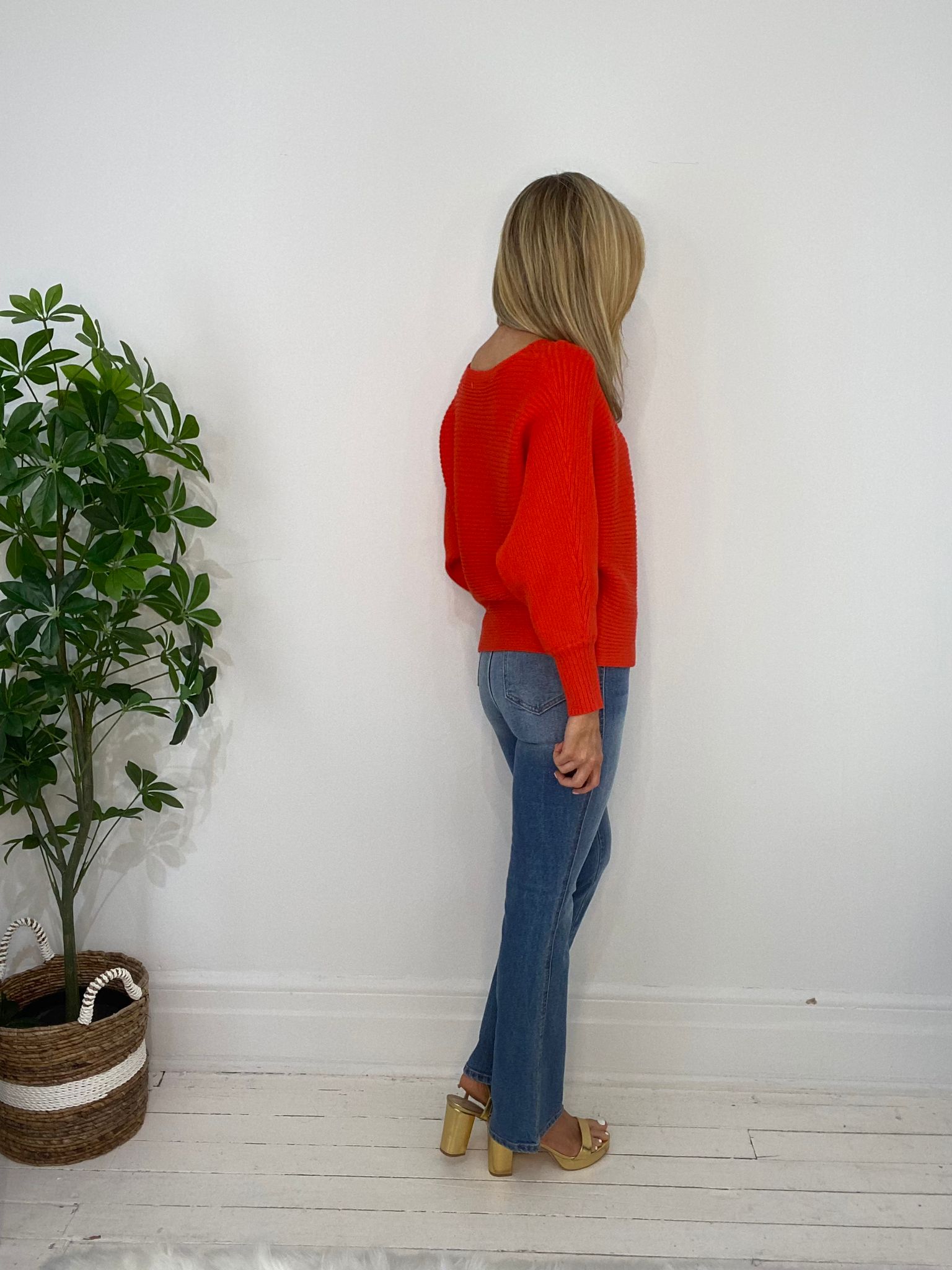 8230131 SWEATER