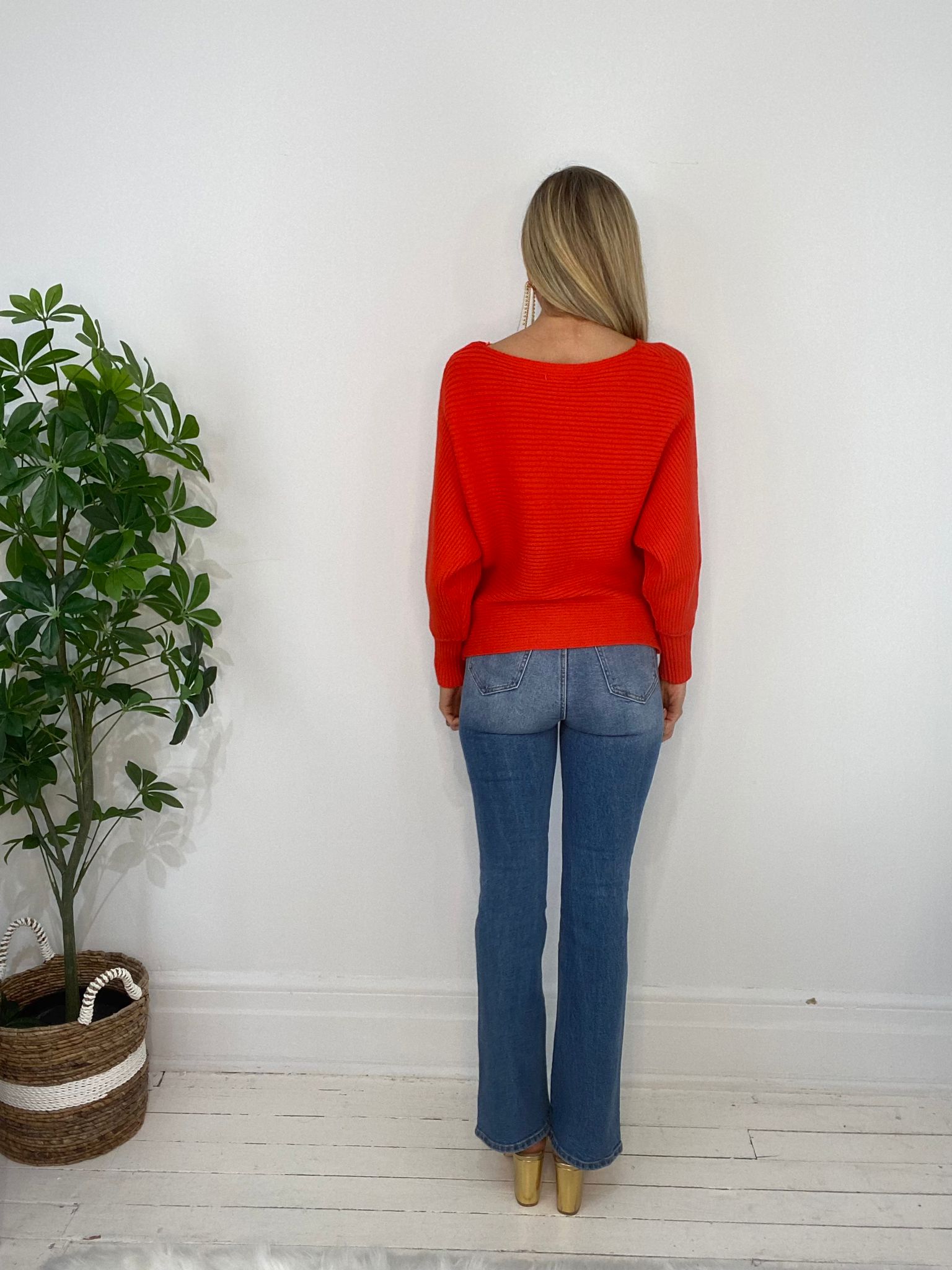 8230131 SWEATER