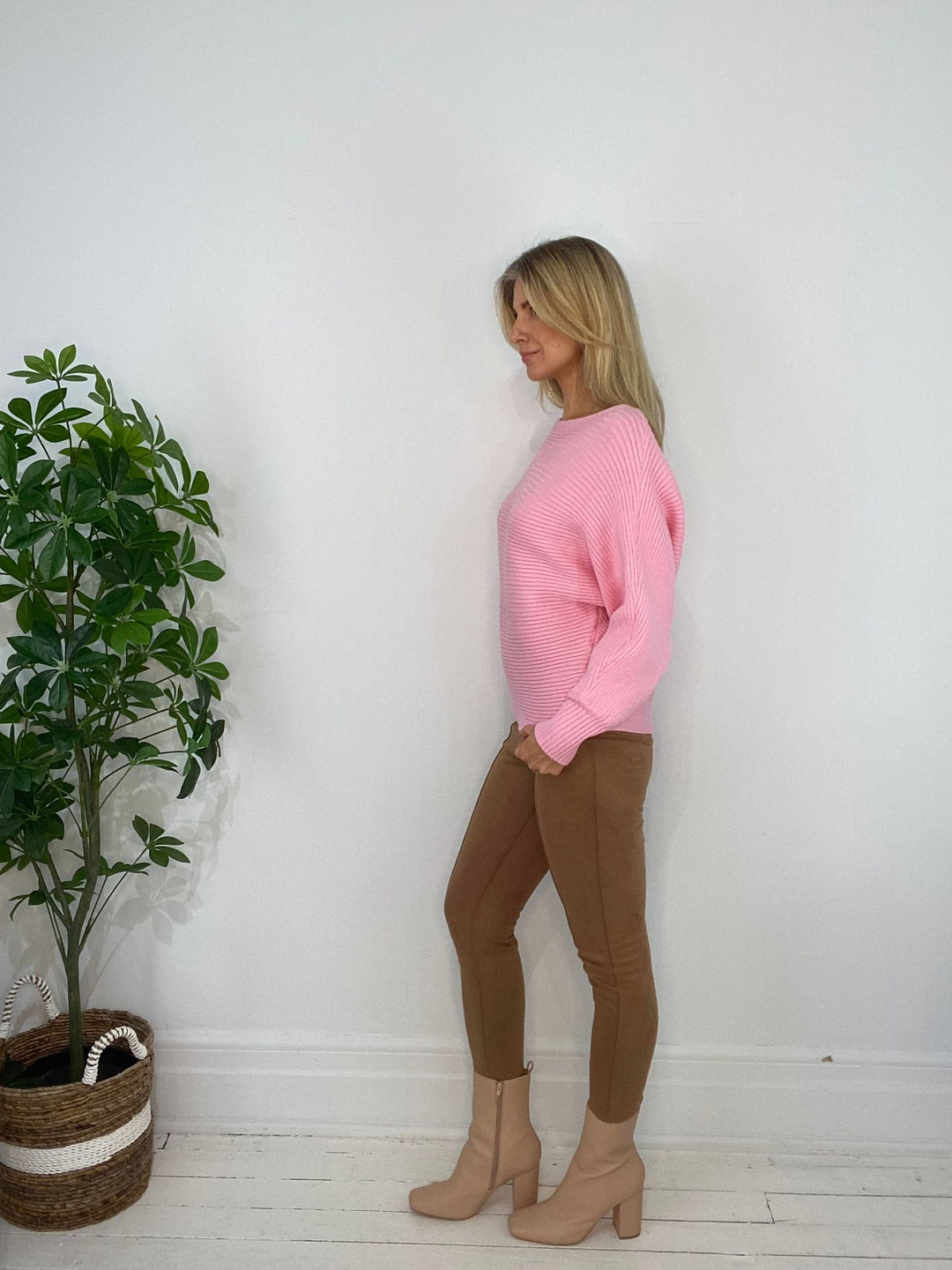 8230132 SWEATER