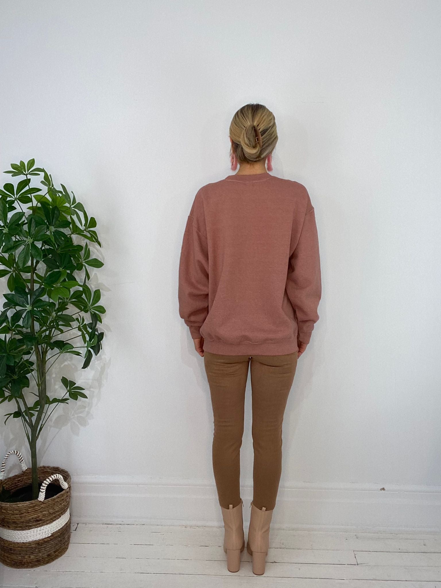 8230235 SWEATER