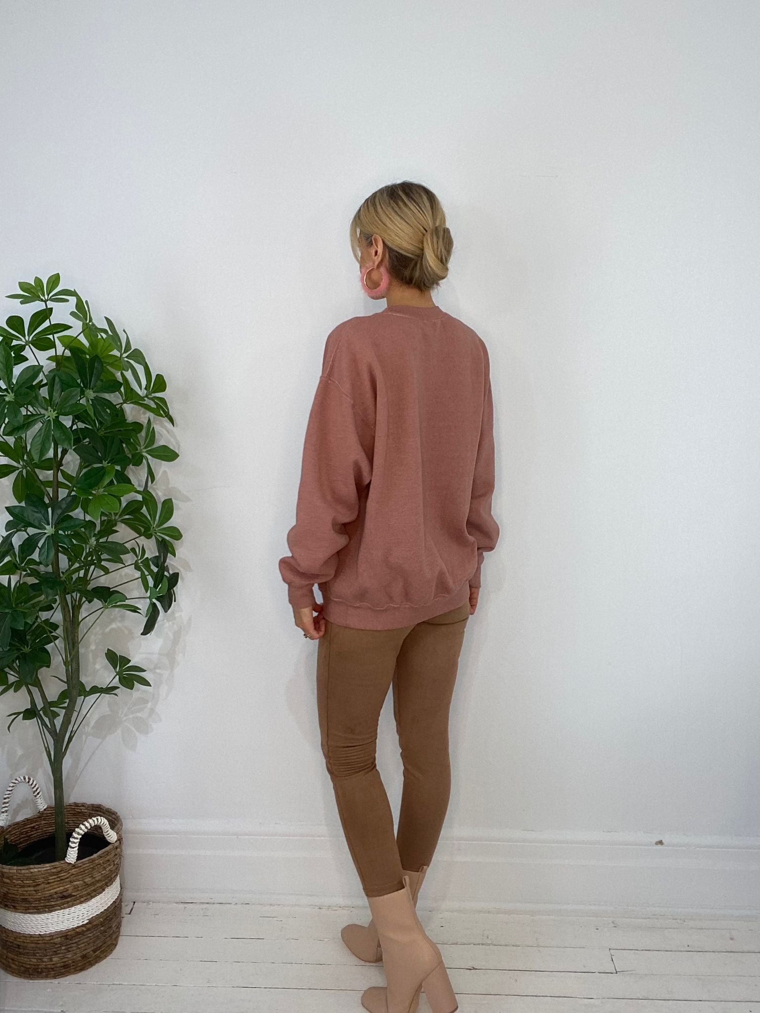 8230235 SWEATER