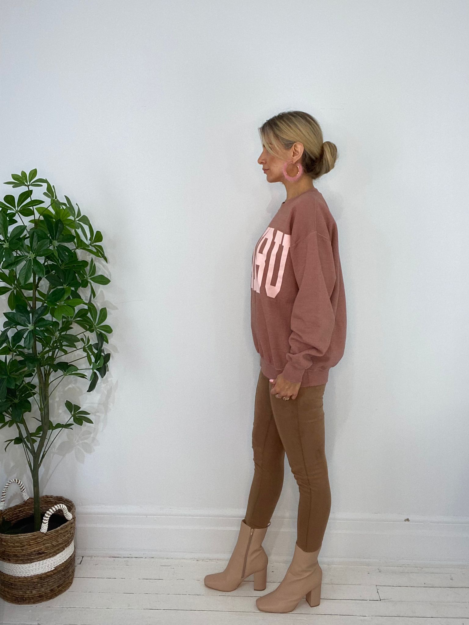 8230235 SWEATER