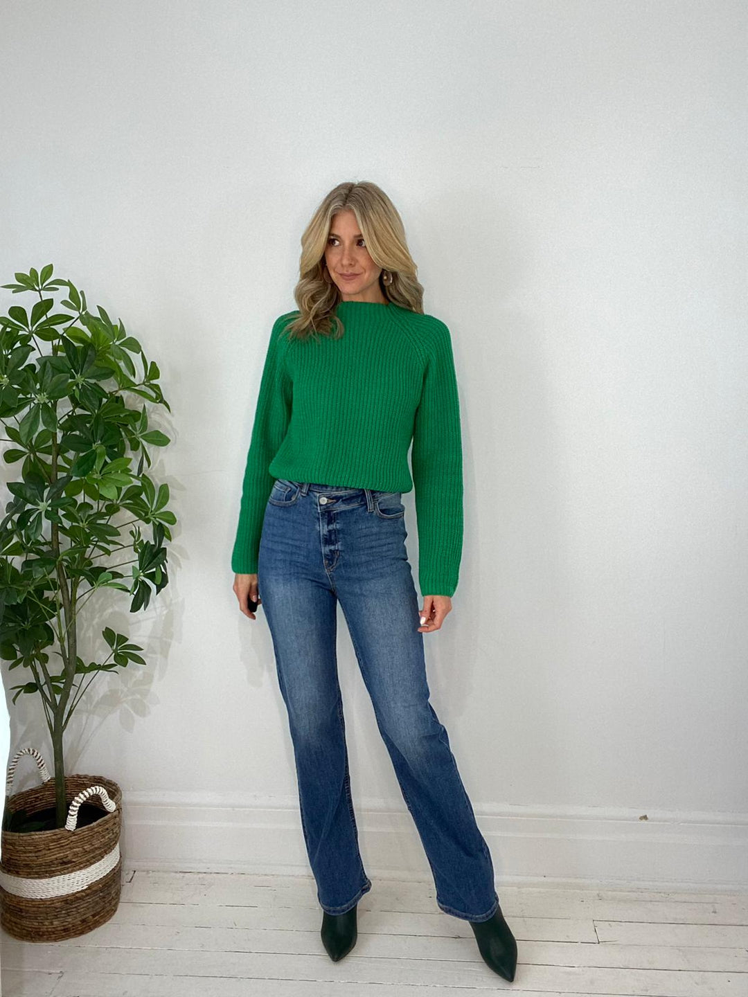 8230113 SWEATER