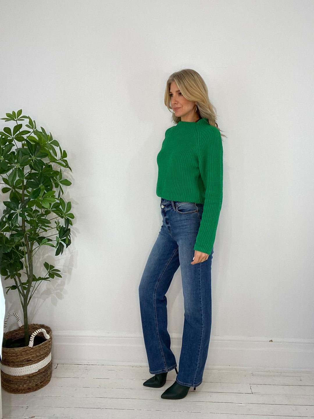 8230113 SWEATER