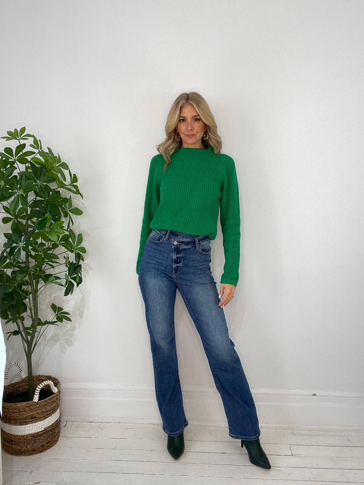 8230113 SWEATER