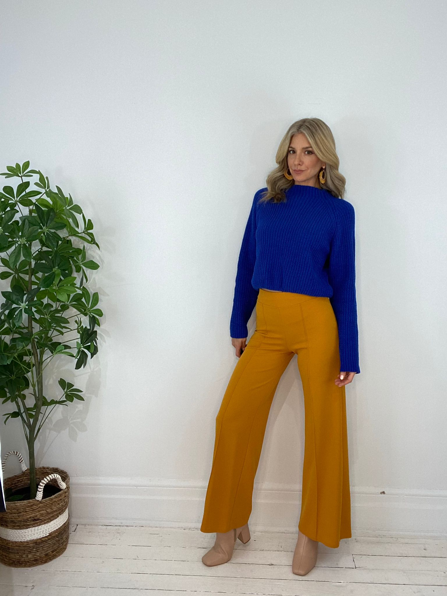 8230116 SWEATER