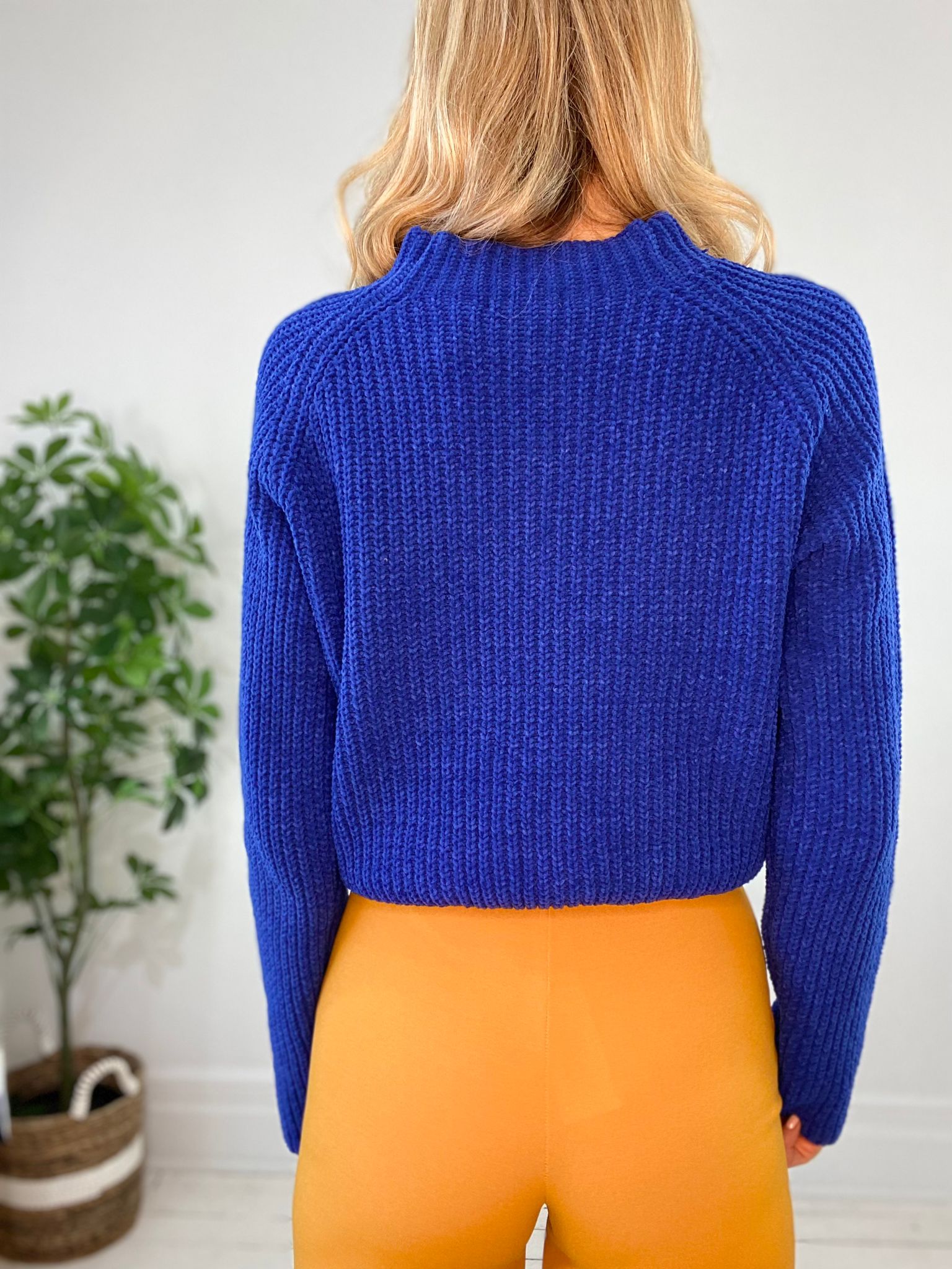 8230116 SWEATER