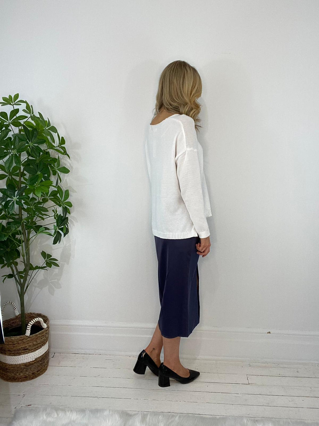 8230138 SWEATER