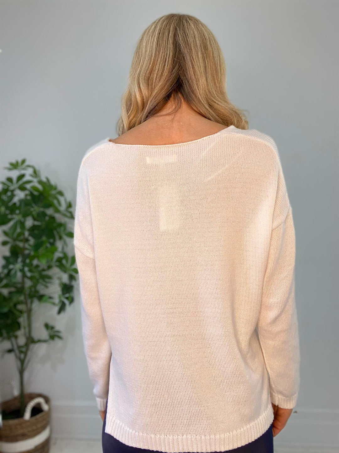 8230138 SWEATER