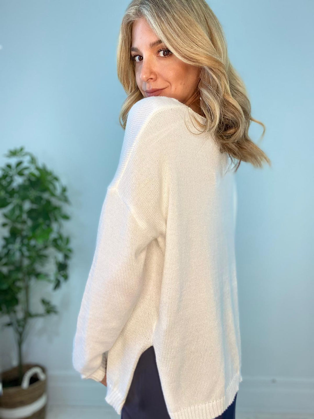 8230138 SWEATER