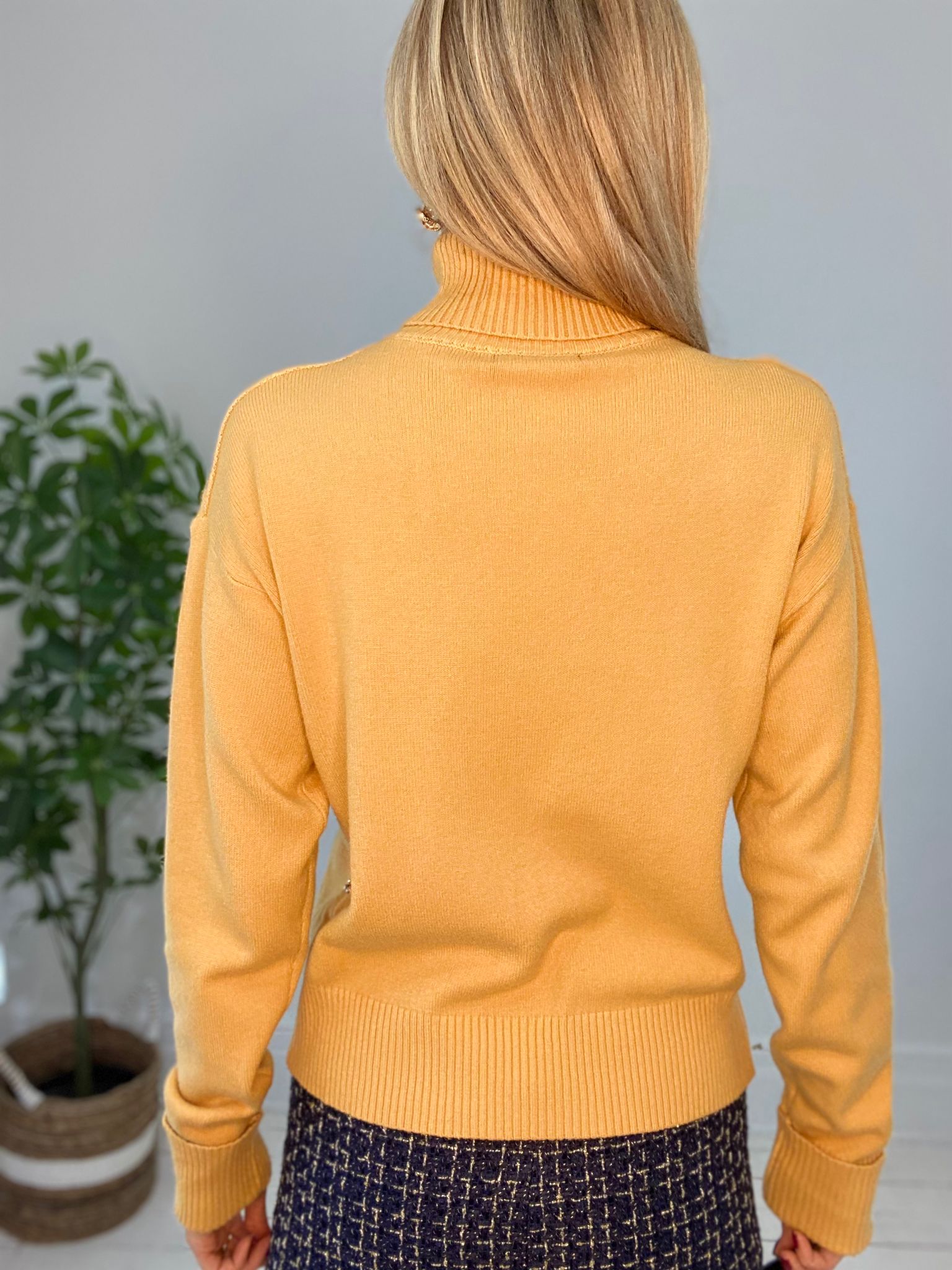 11230096 SWEATER