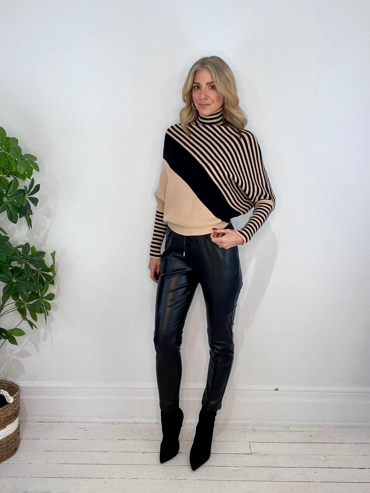 11230069 SWEATER