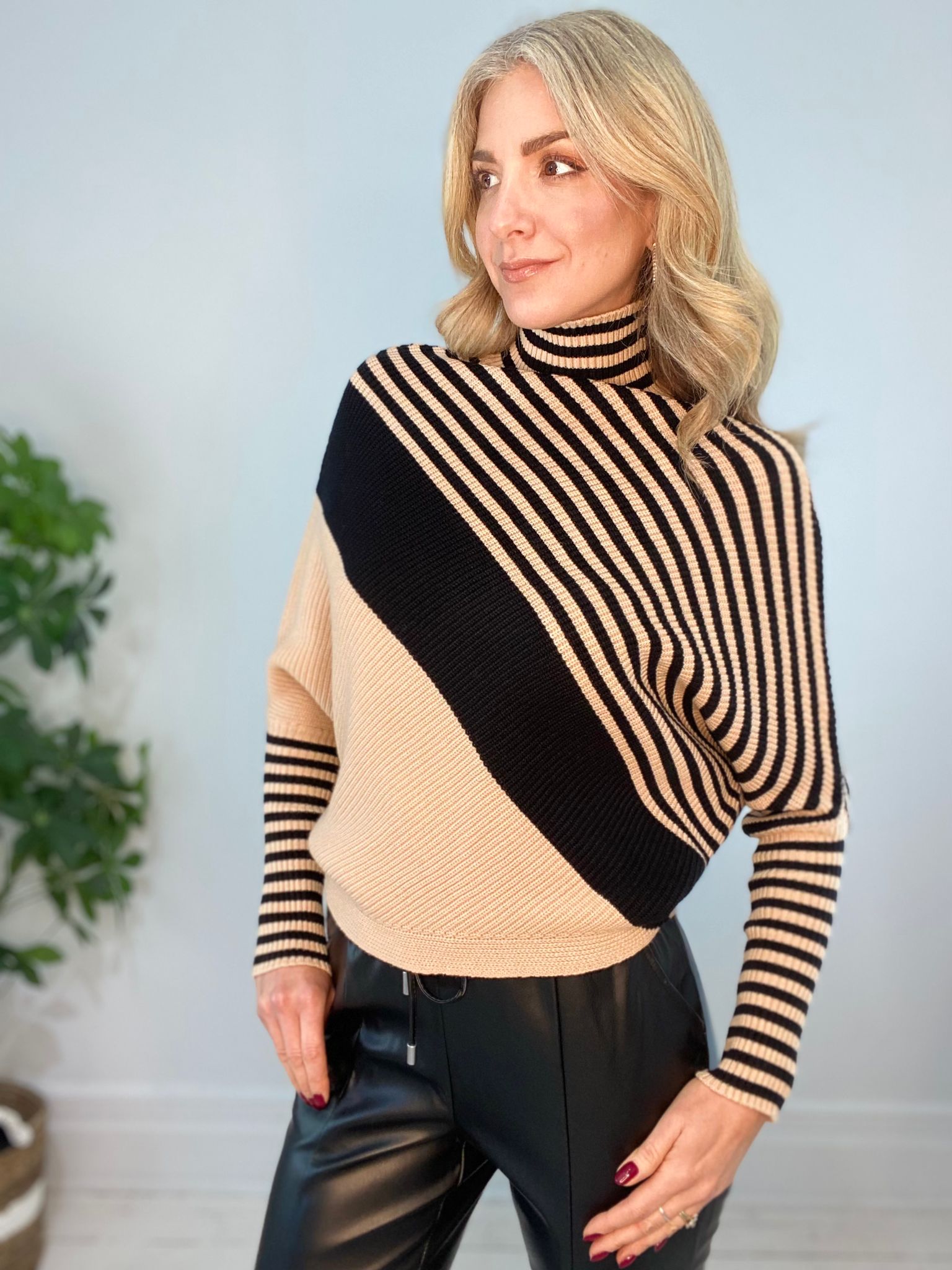 11230069 SWEATER