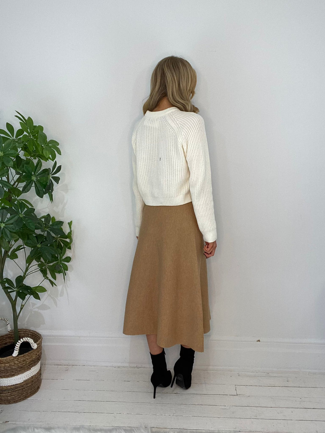 8230111 SWEATER