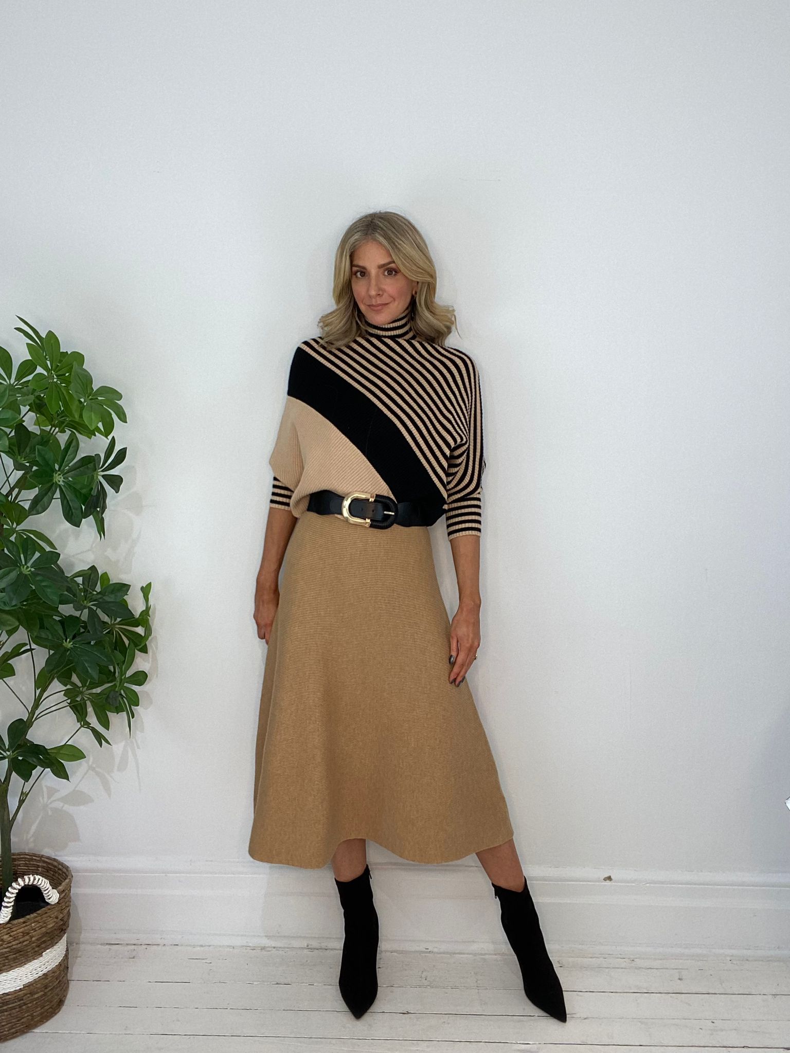 11230069 SWEATER