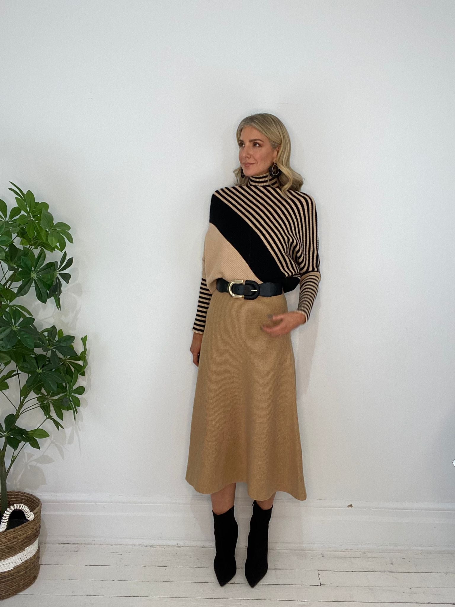 11230069 SWEATER