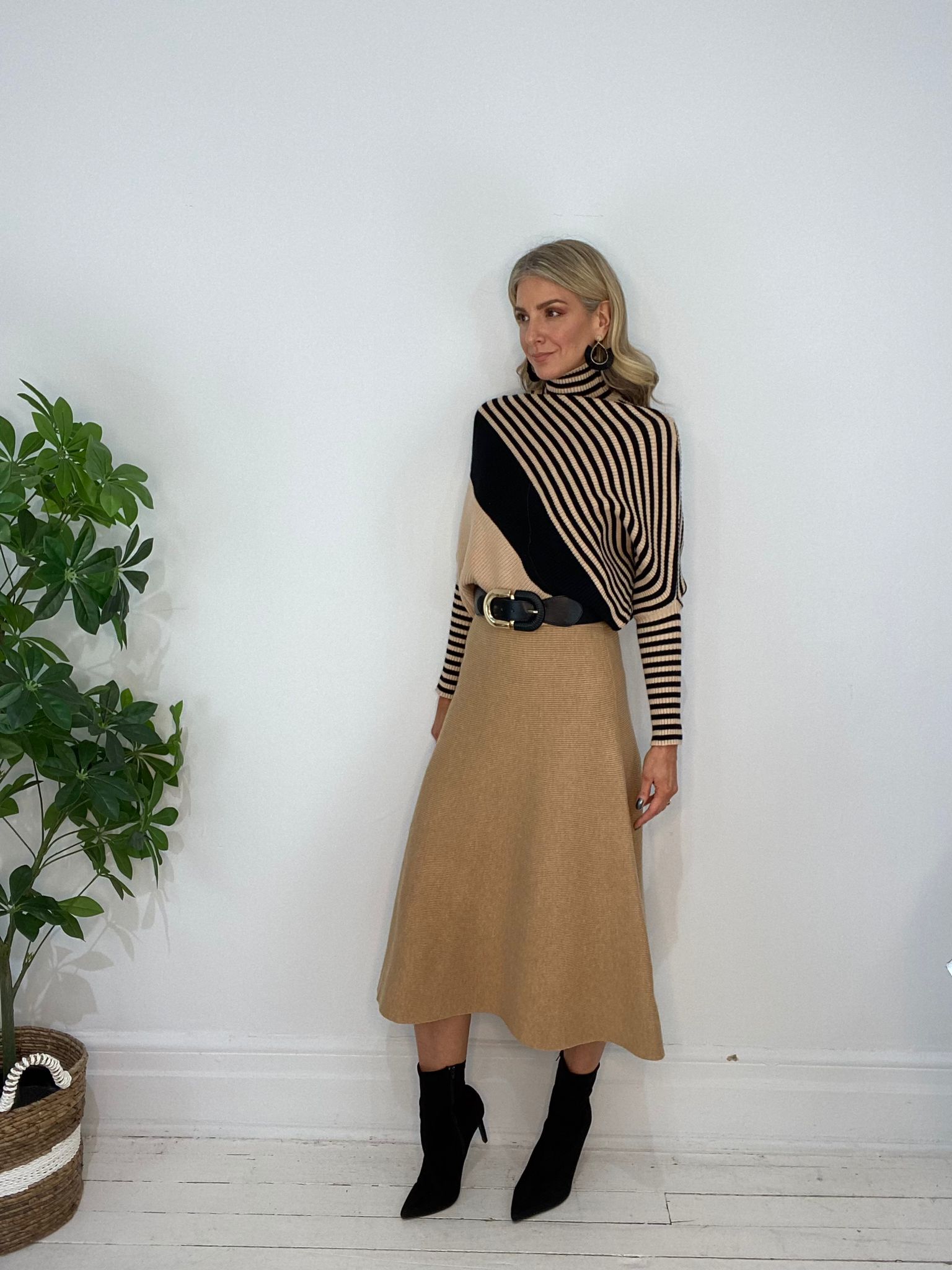 11230069 SWEATER