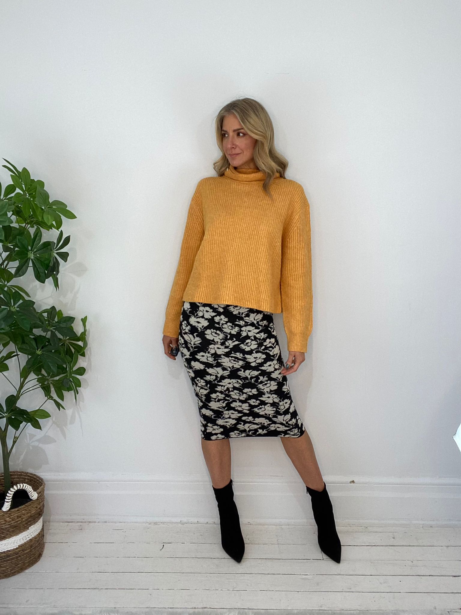 11230127 SWEATER