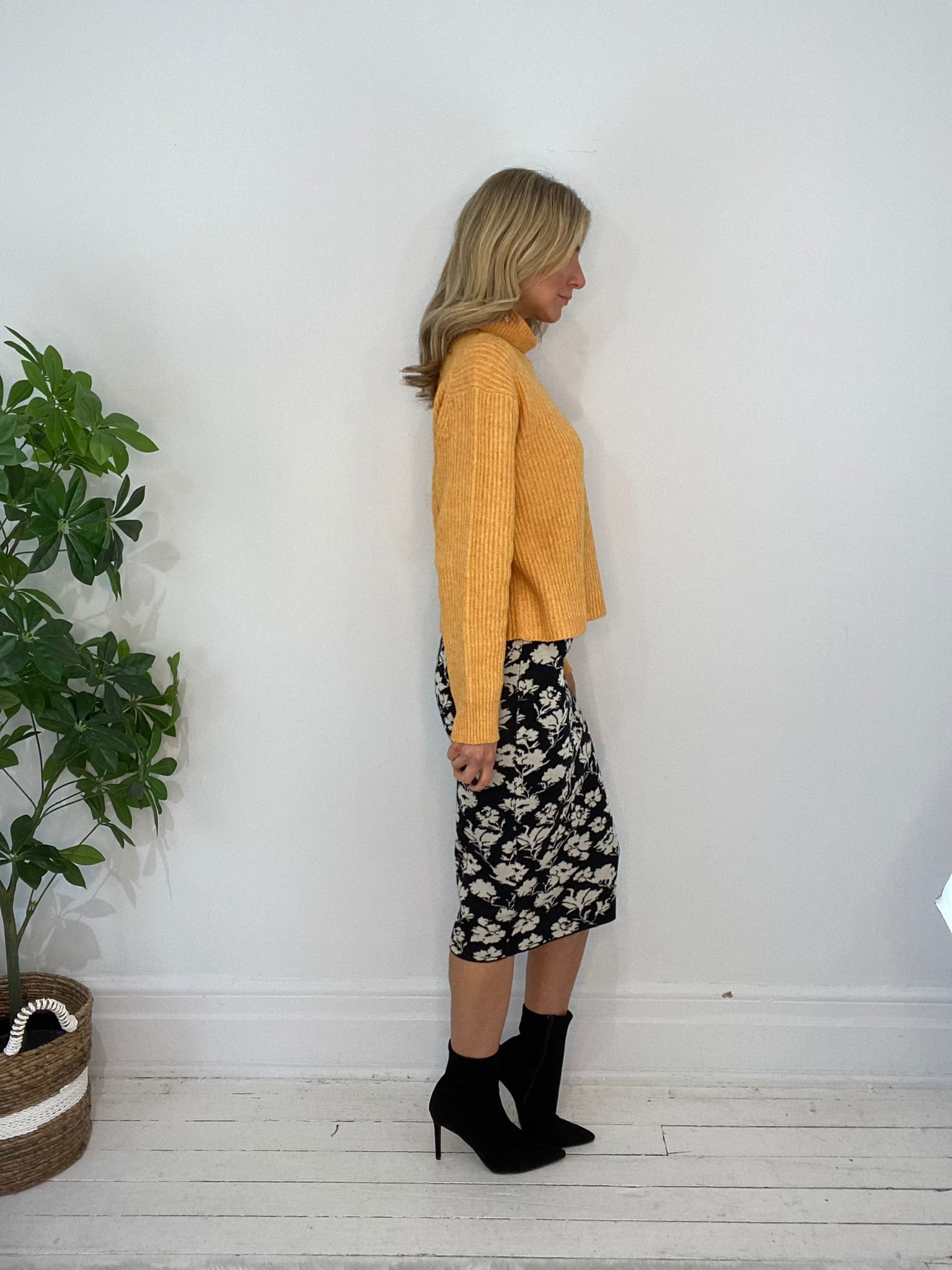 11230127 SWEATER