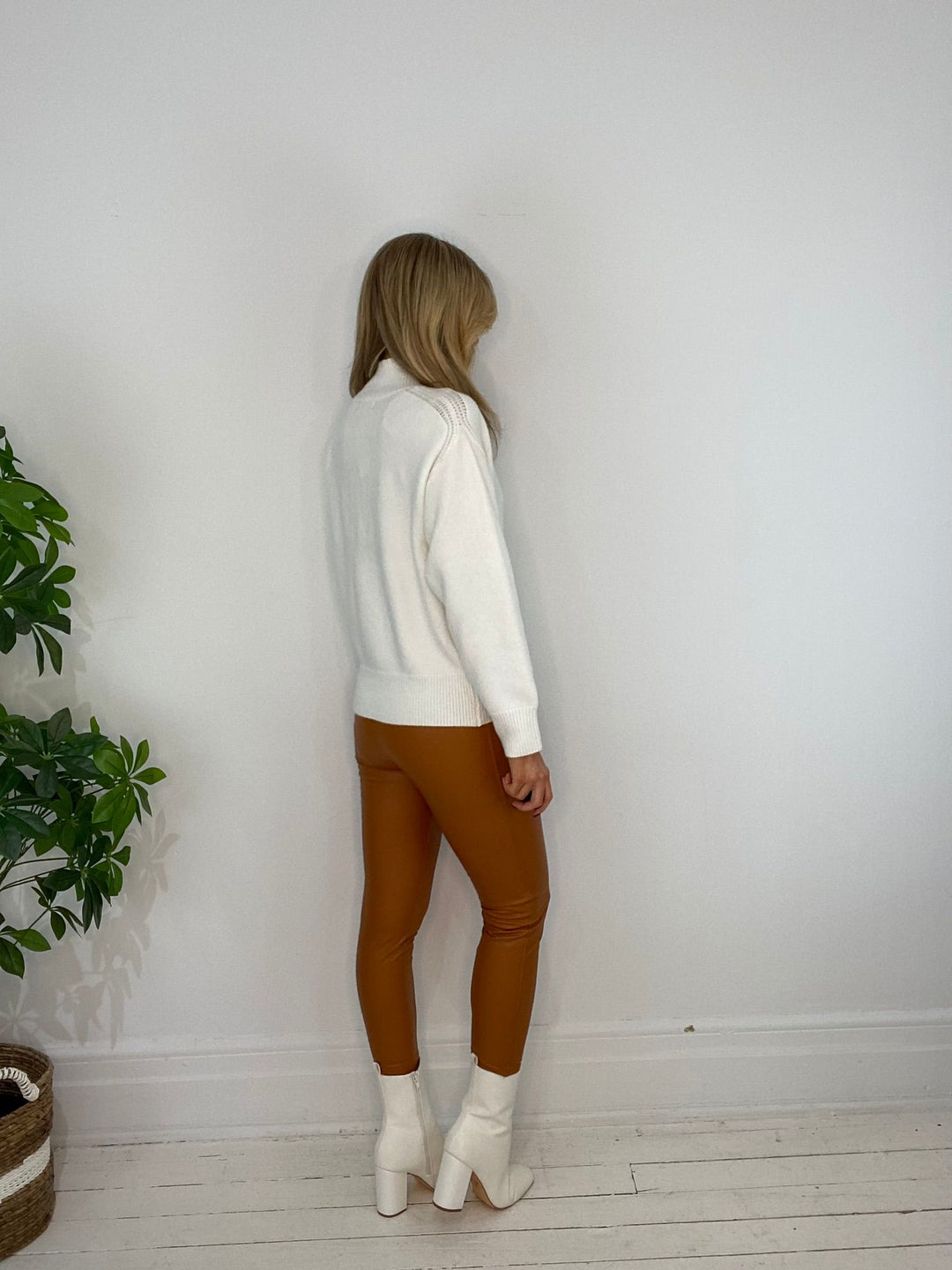 11230095 SWEATER