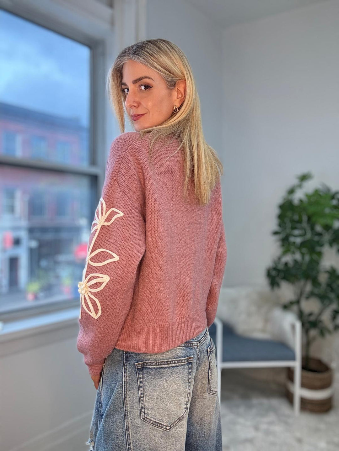 9240043 SWEATER