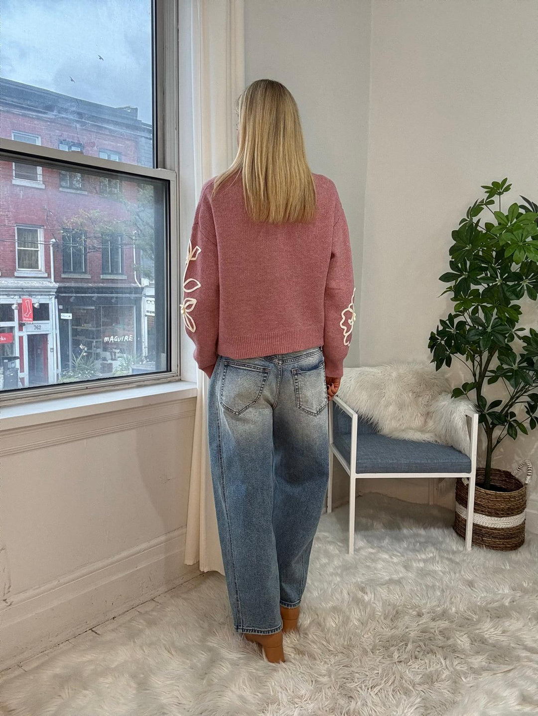 9240043 SWEATER
