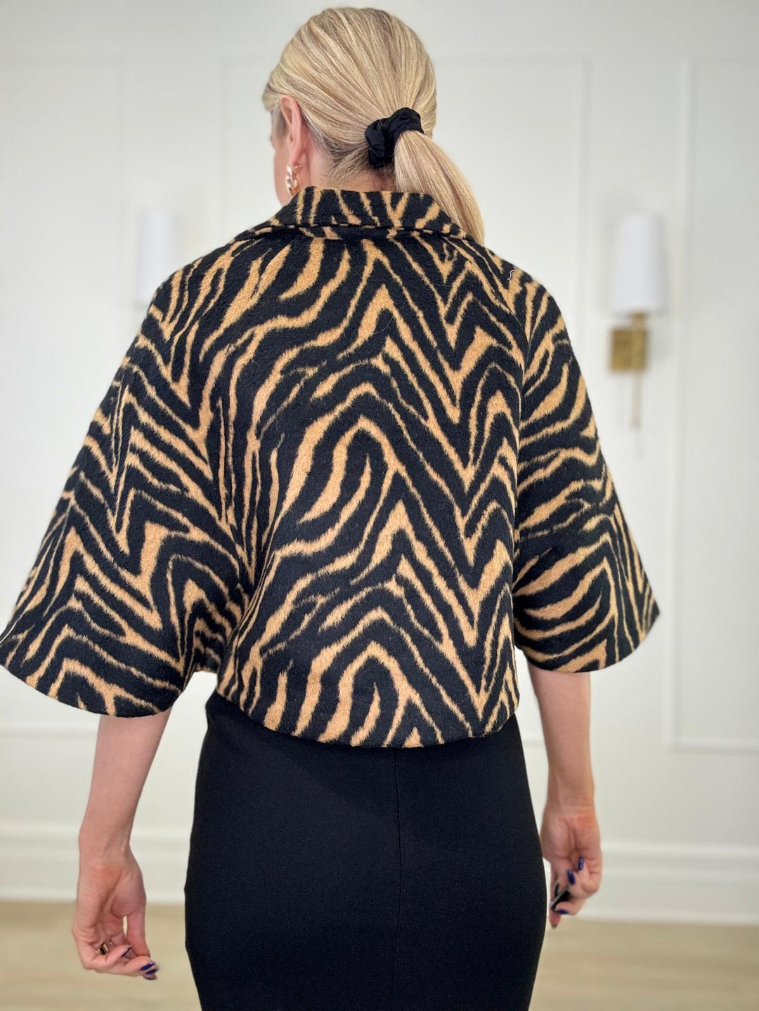 11250130 CAPE BLAZER