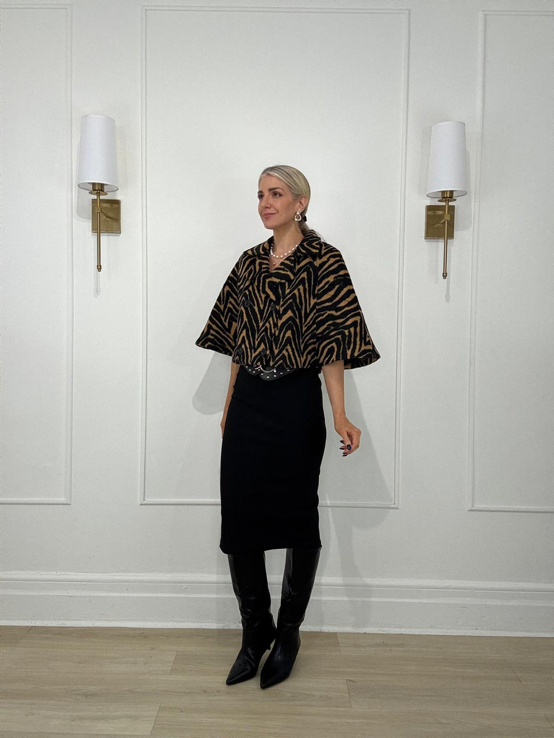 11250130 CAPE BLAZER