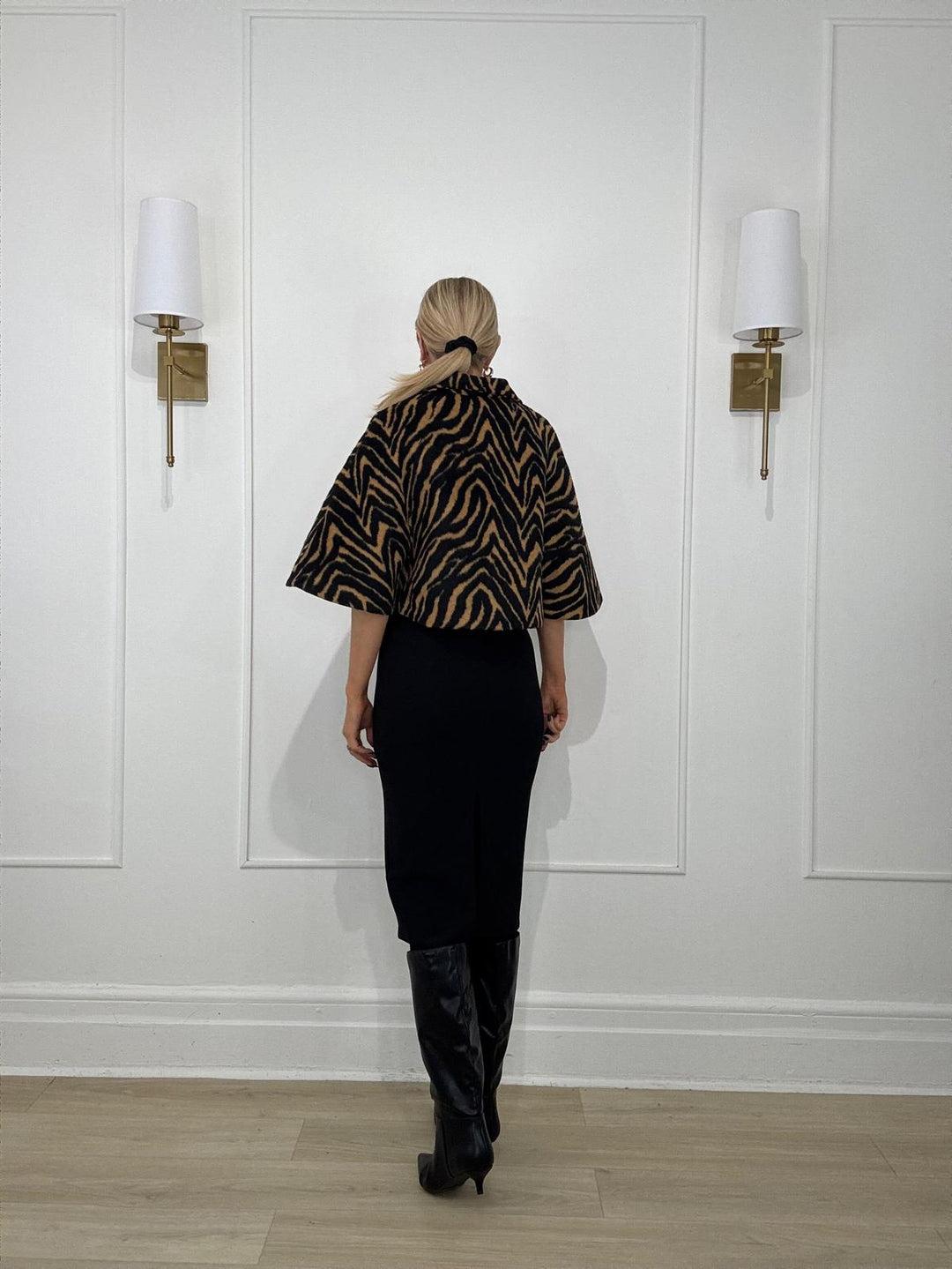 11250130 CAPE BLAZER