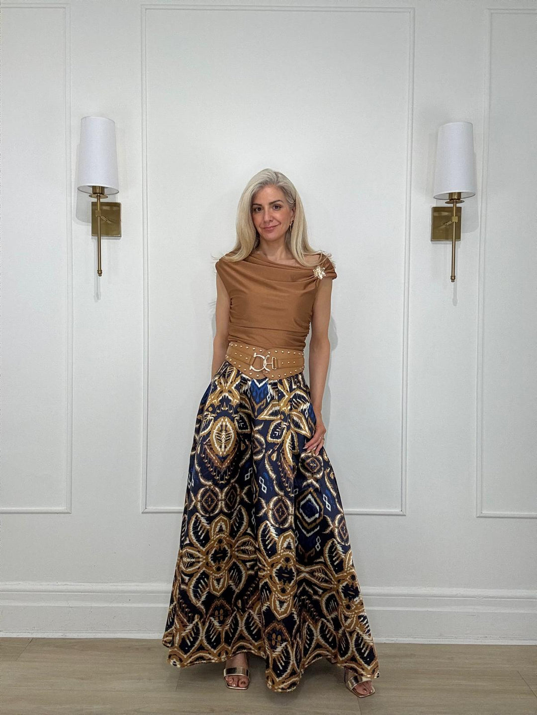 11250227 TOP - Zumel & Co