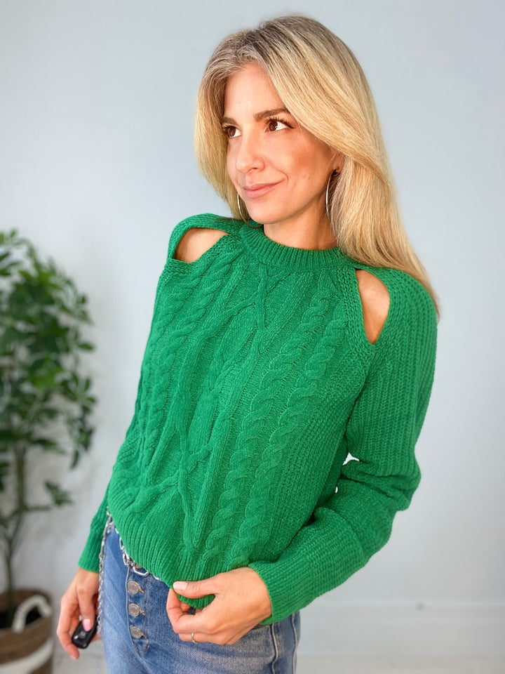 8230110 SWEATER