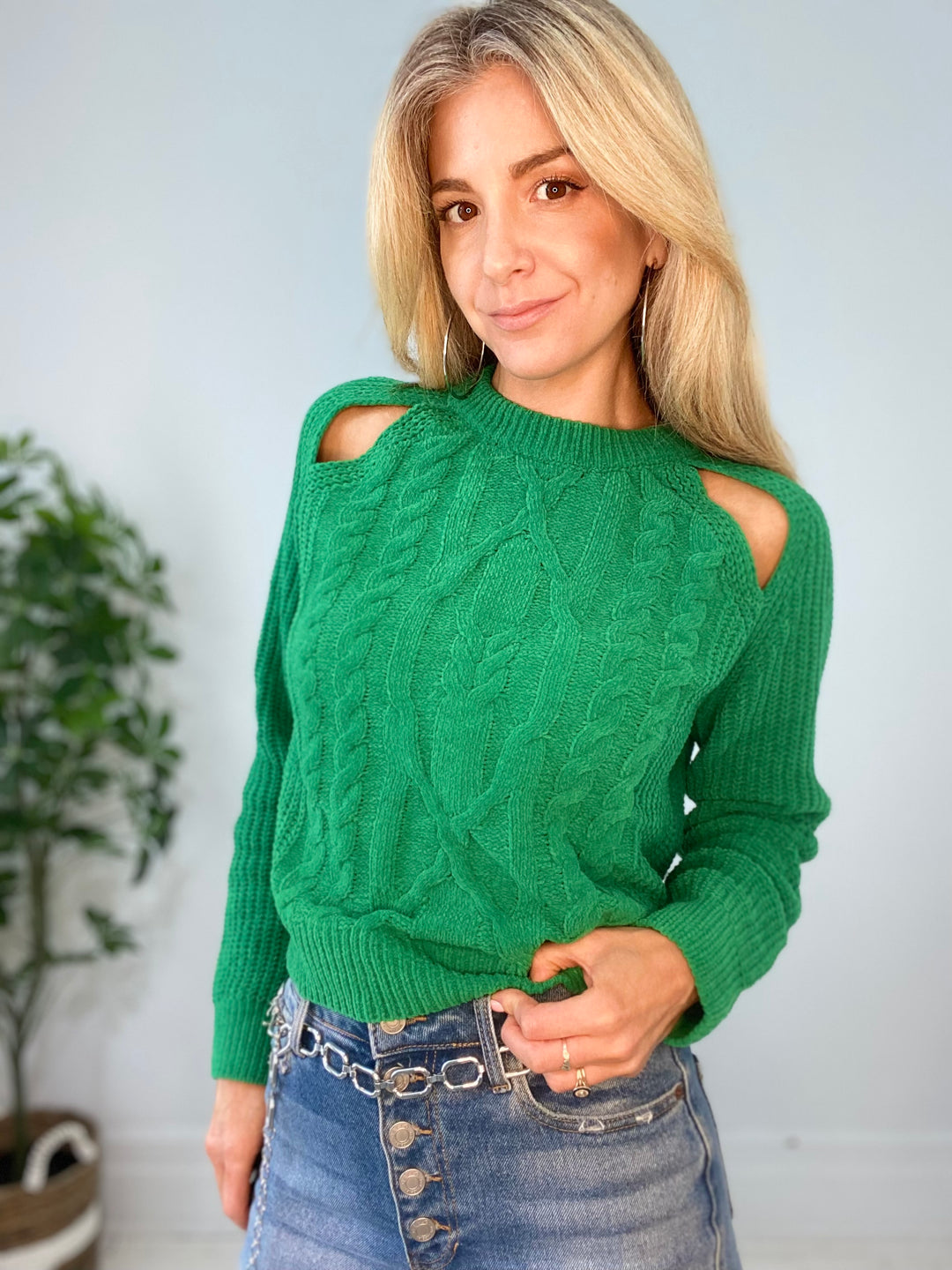 8230110 SWEATER