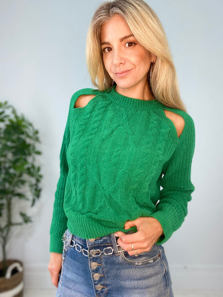 8230110 SWEATER