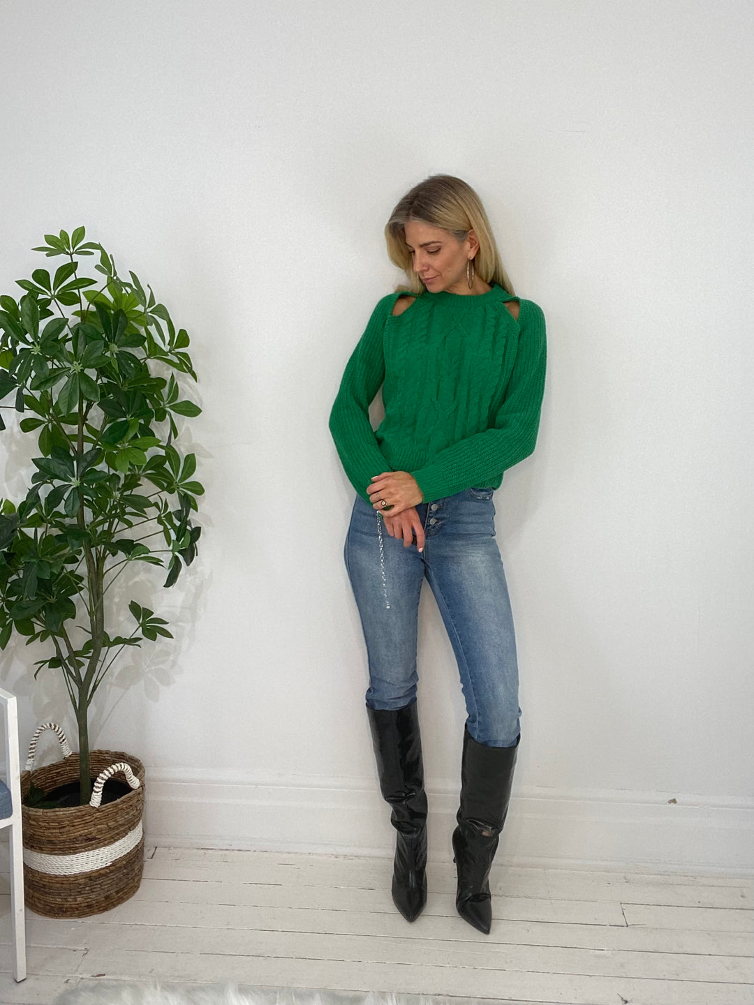 8230110 SWEATER