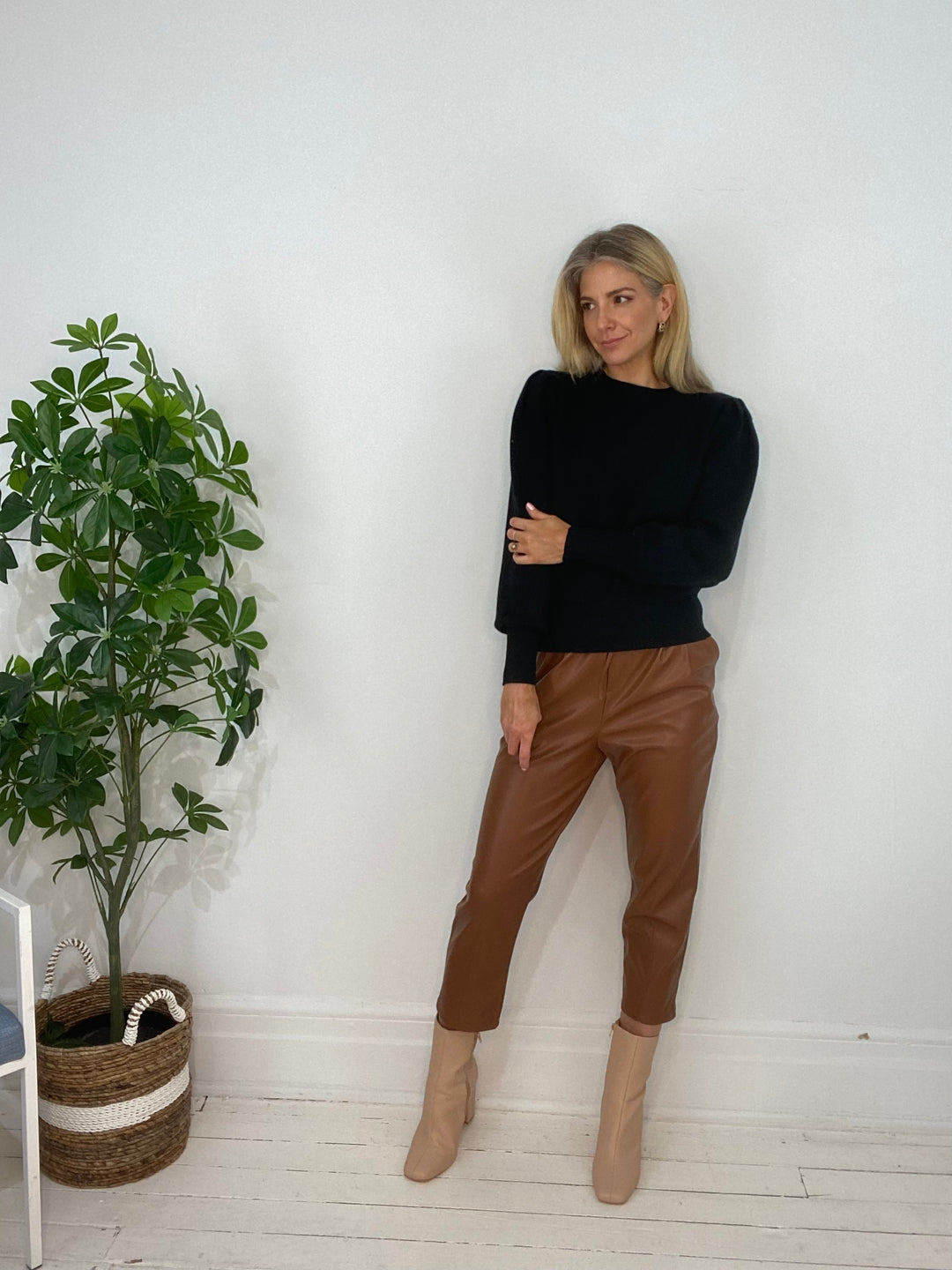 8230046 SWEATER