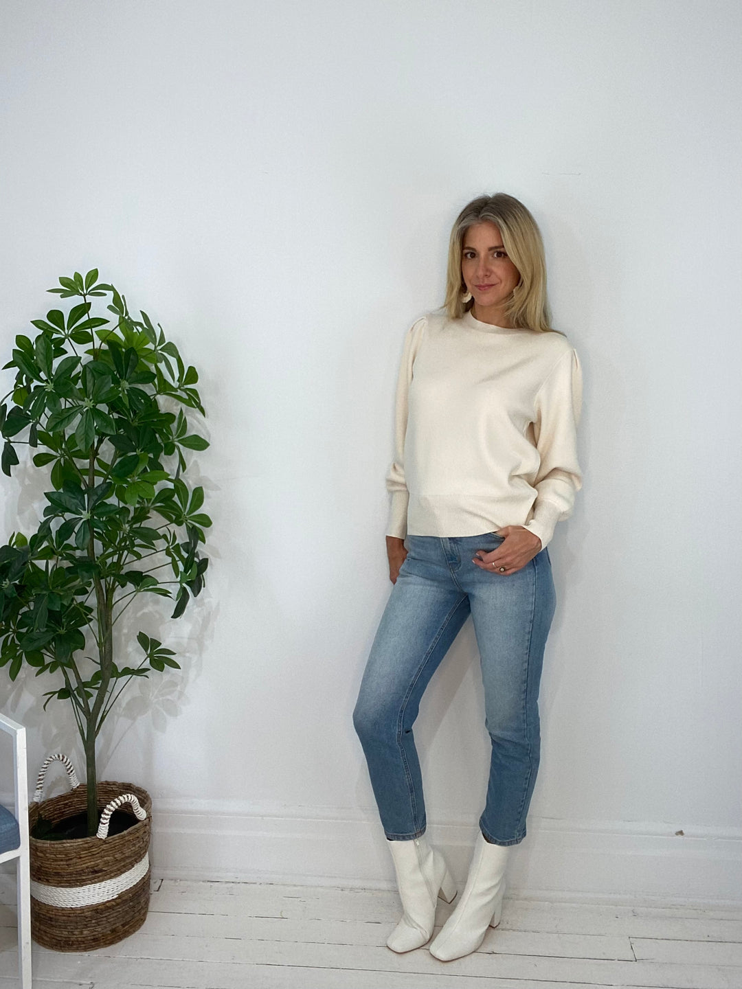 8230047 SWEATER