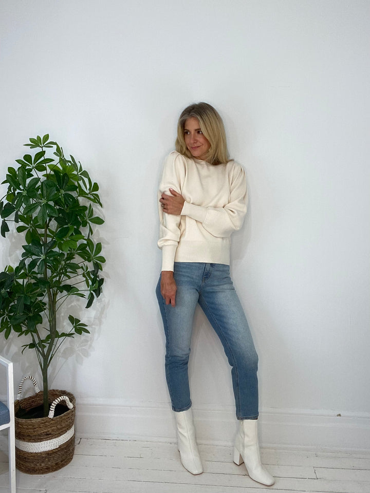 8230047 SWEATER