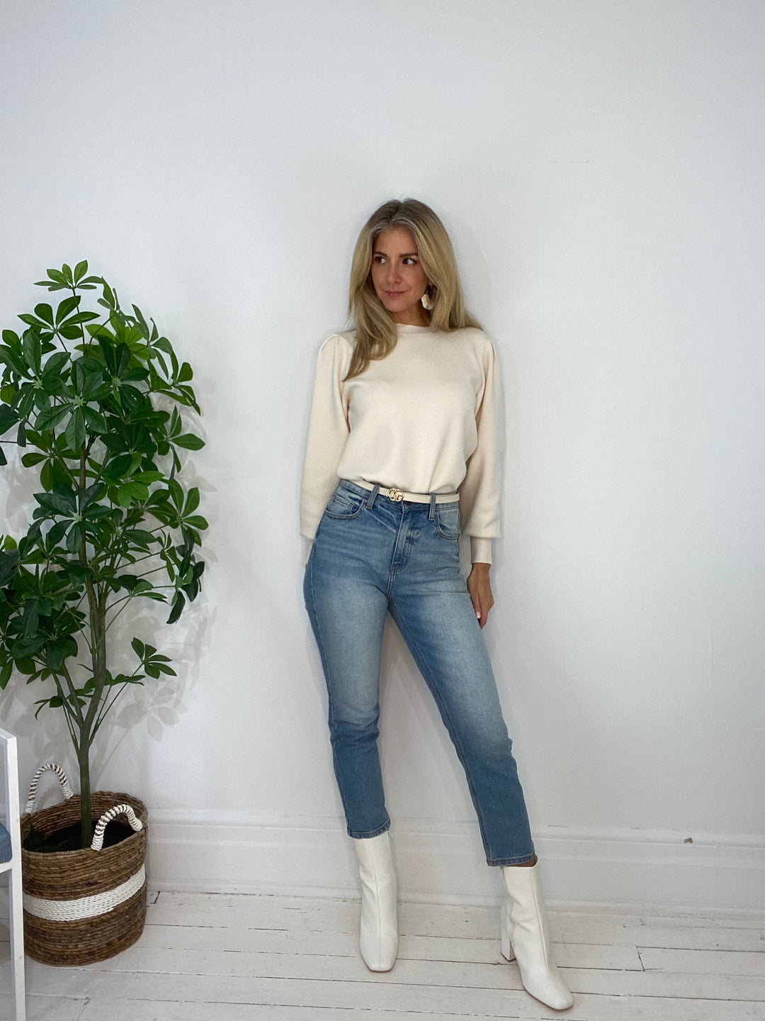 8230047 SWEATER