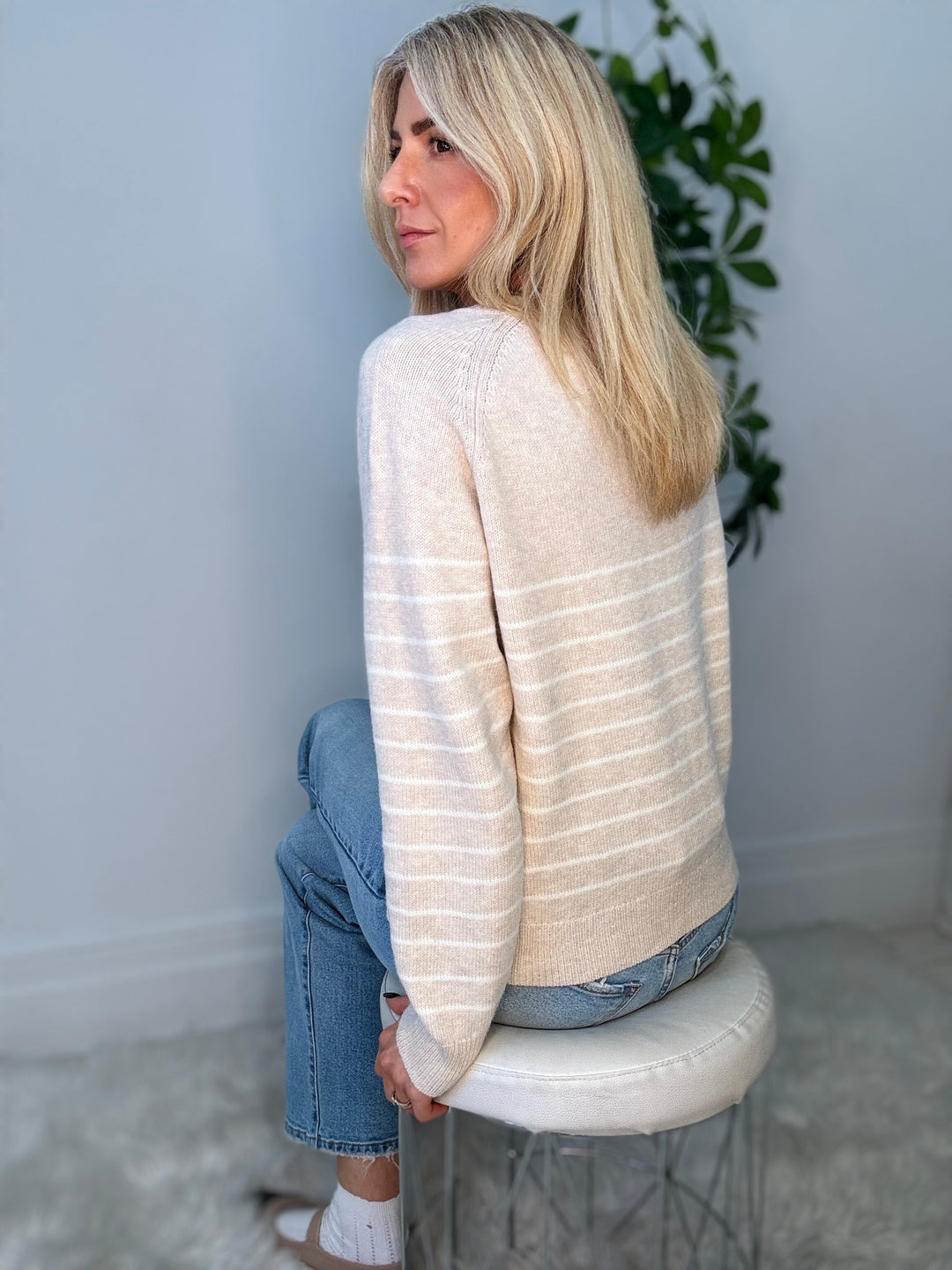 9240042 SWEATER