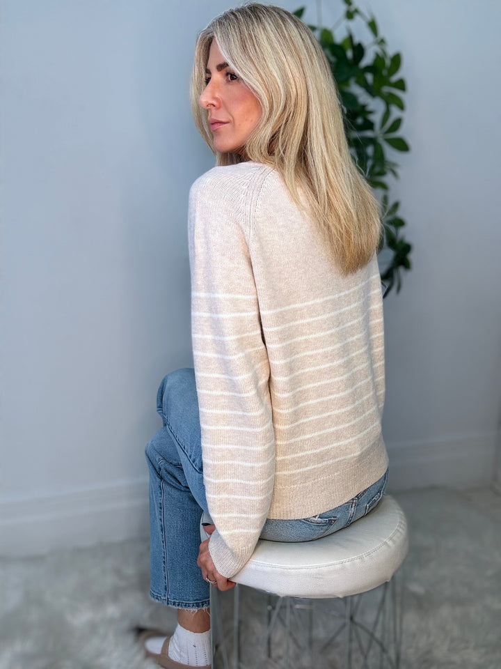 9240042 SWEATER